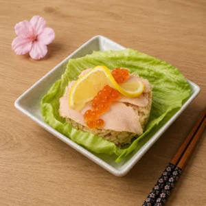 SALATĂ DE SURIMI CU SOMON FLAMBAT